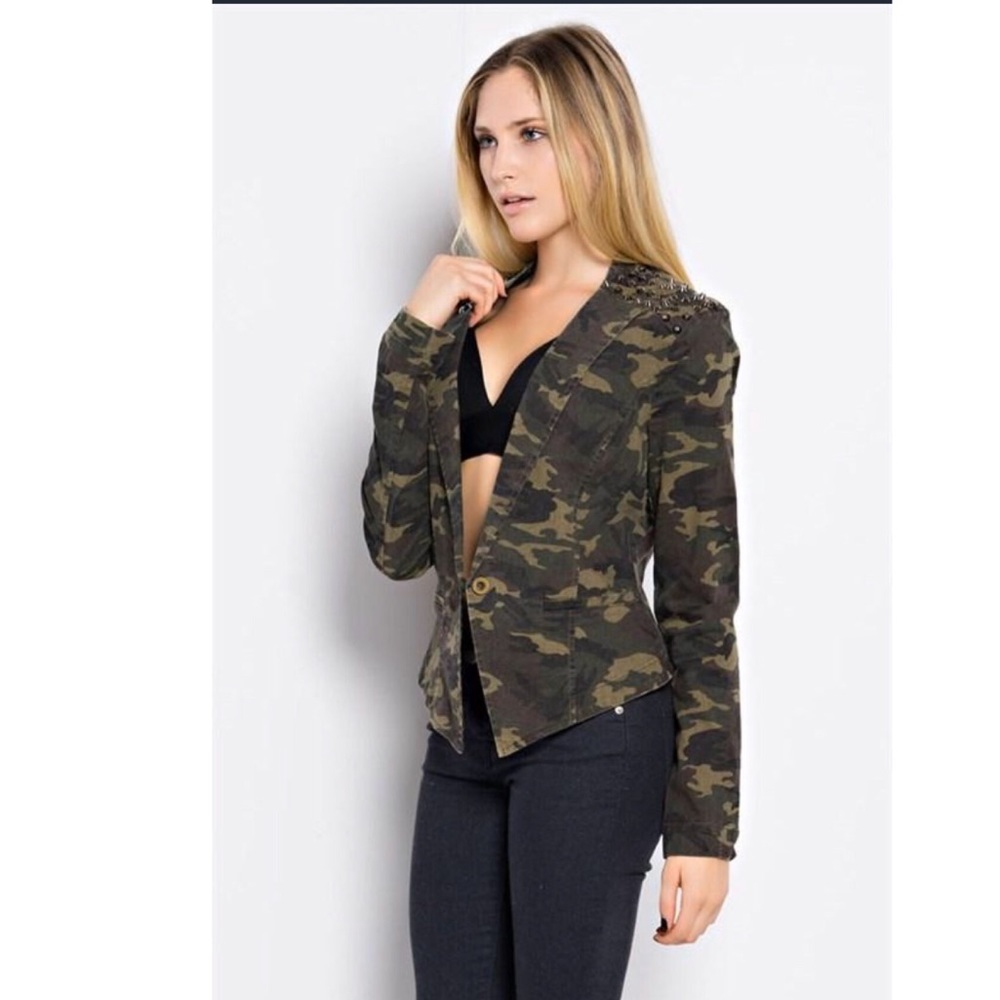RESTOCKED! Studded Camo Blazer - Picture 3 of 6
